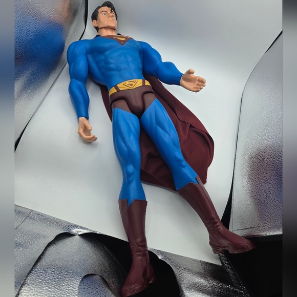 Superman Returns Superman w/ Cape 30" Action Figure - Picture 9 of 14